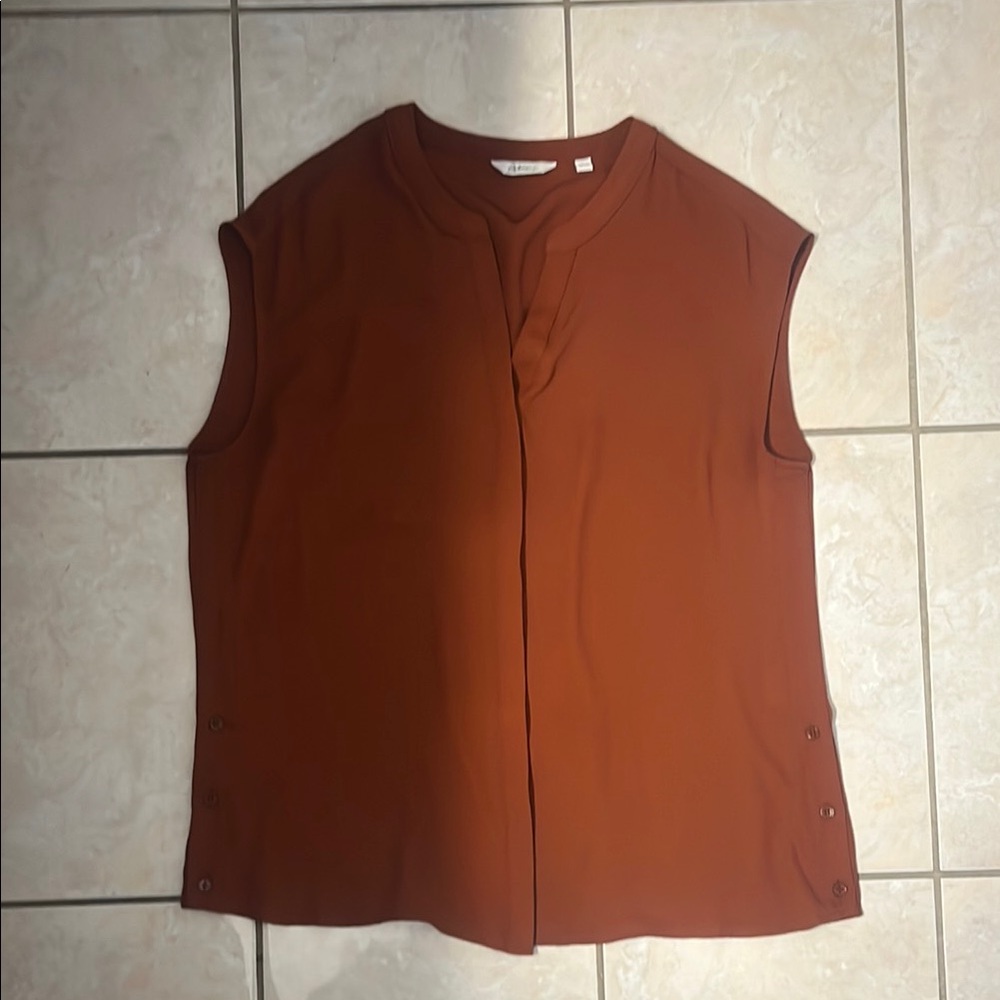 Women's Sleeveless Top in Rust